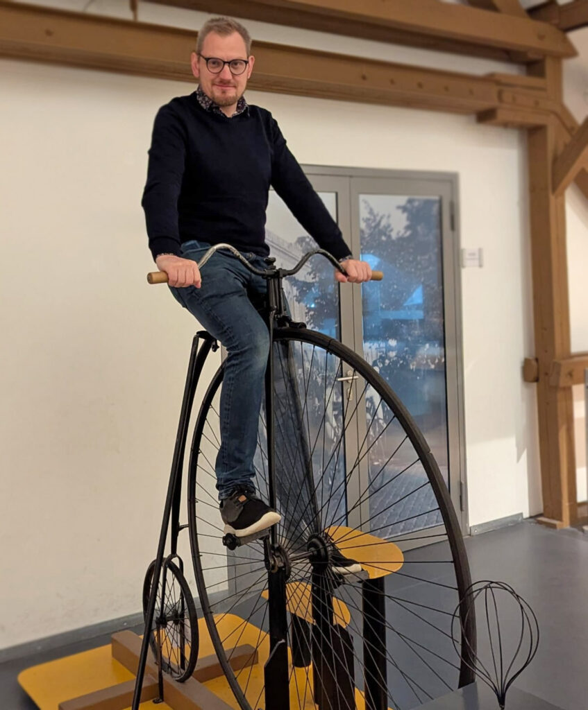 Roman-Recherche 12: Als das Fahrrad ins Dorf kam
